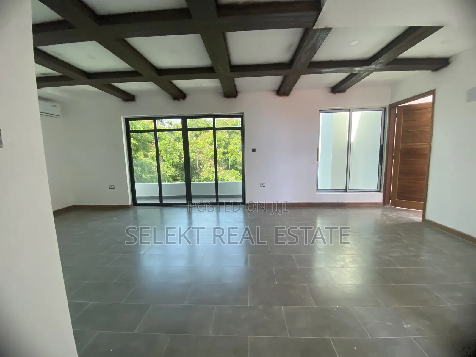 5bdrm Villa in Oysterbay, Kinondoni for rent