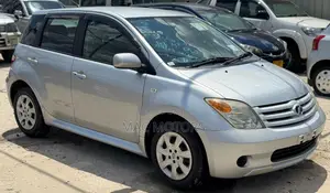 Toyota IST 2005 Silver
