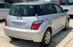Toyota IST 2005 Silver