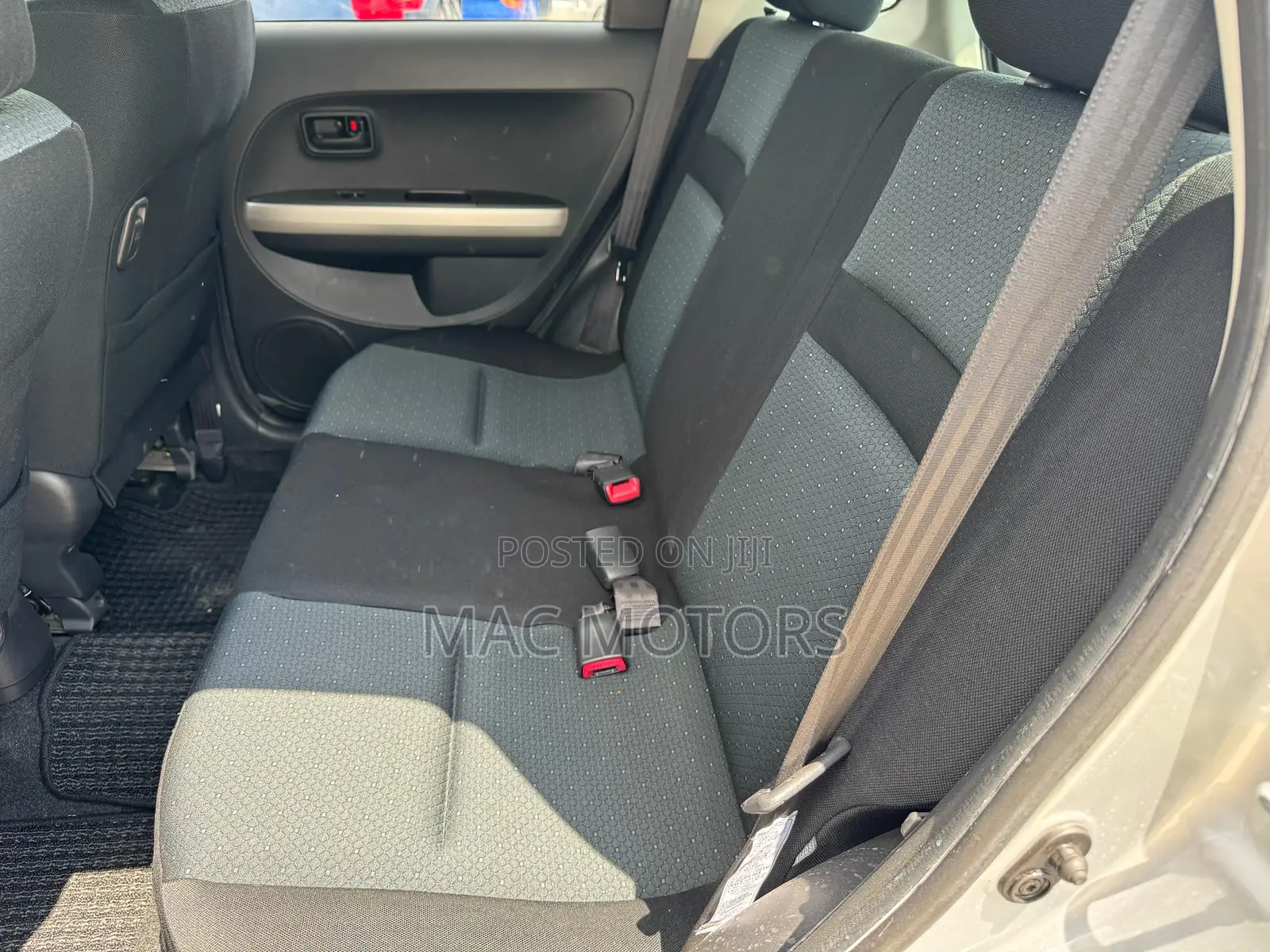 Toyota IST 2005 Silver