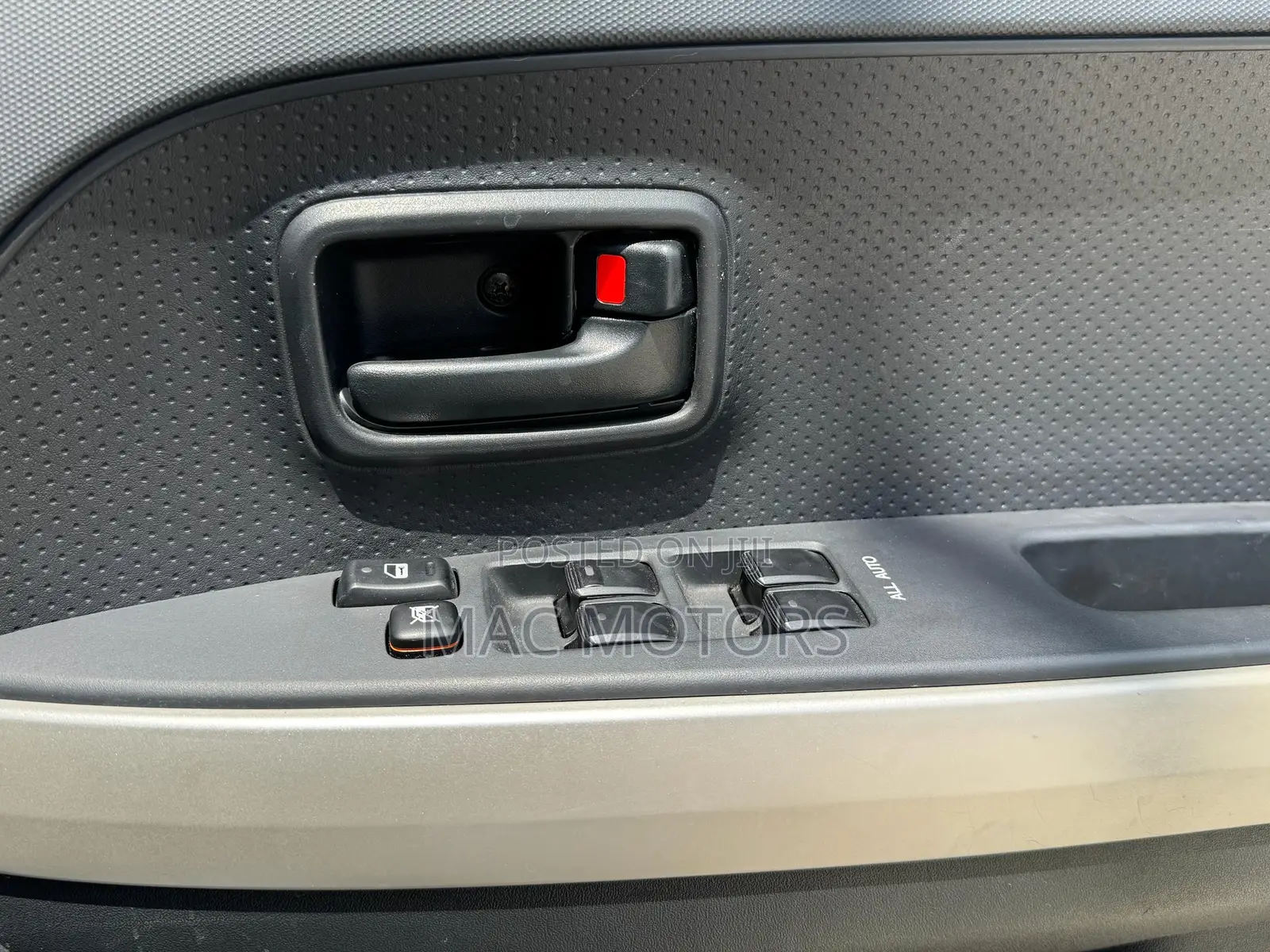 Toyota IST 2005 Silver