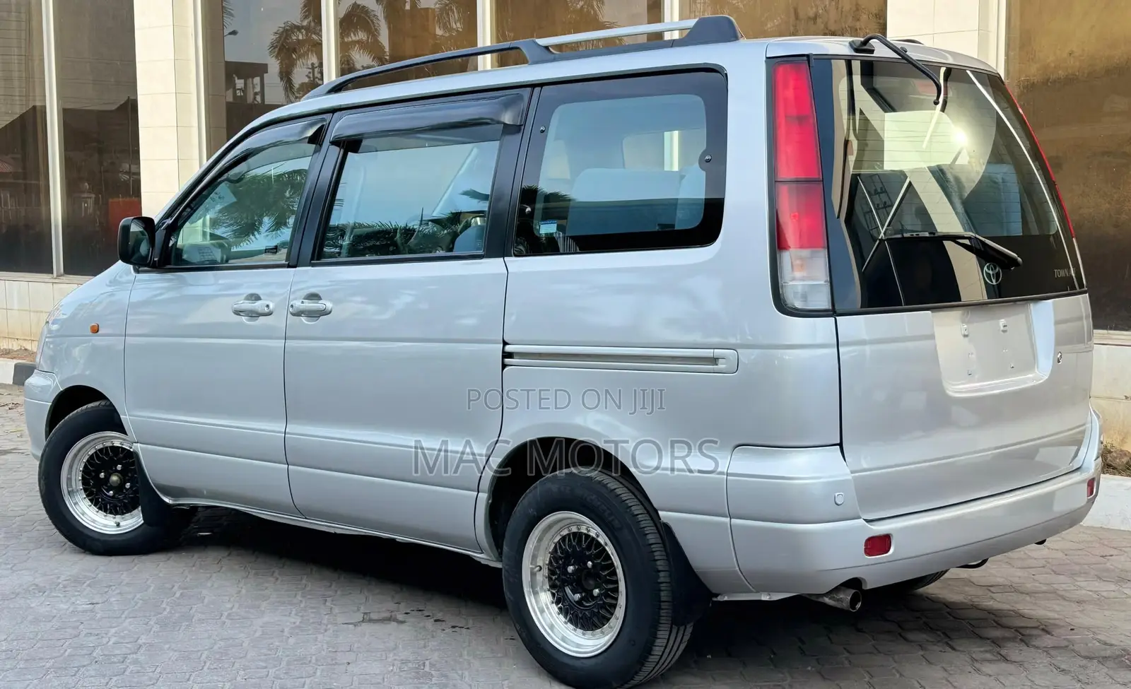 Toyota Noah 2.0 FWD (8 Seater) 2001 Silver