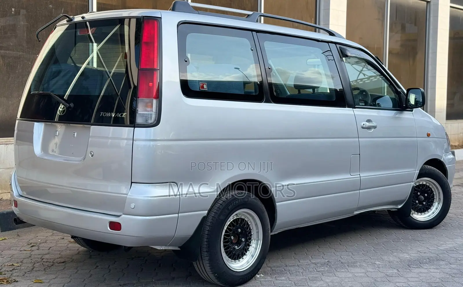 Toyota Noah 2.0 FWD (8 Seater) 2001 Silver