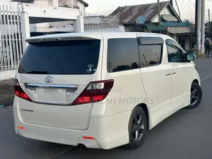 Toyota Alphard 2010 White