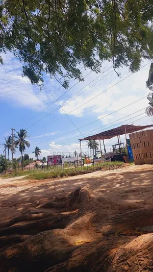 Plot Nzur Sana for Show Room It Look Tarmac