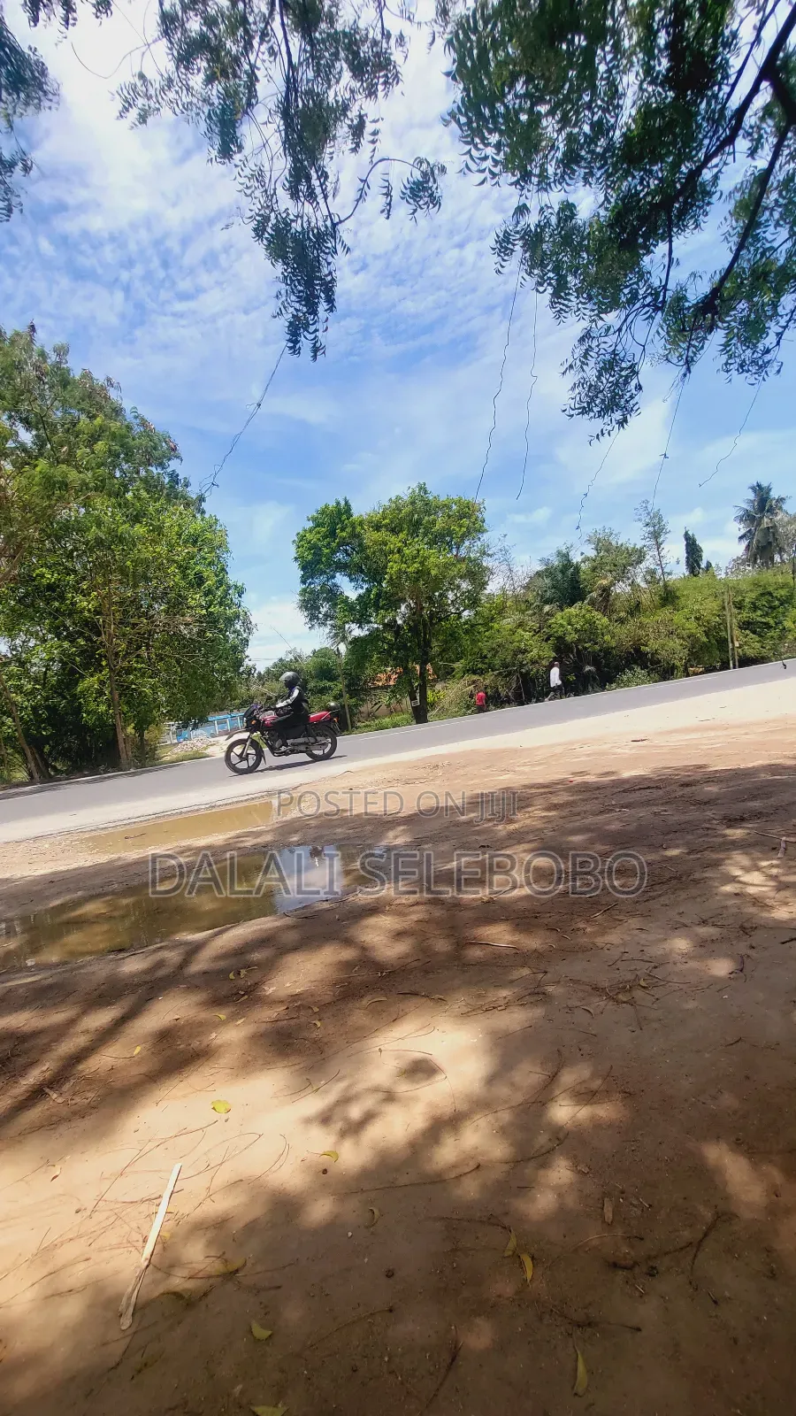 Plot Nzur Sana for Show Room It Look Tarmac