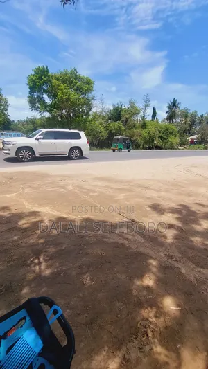 Plot Nzur Sana for Show Room It Look Tarmac
