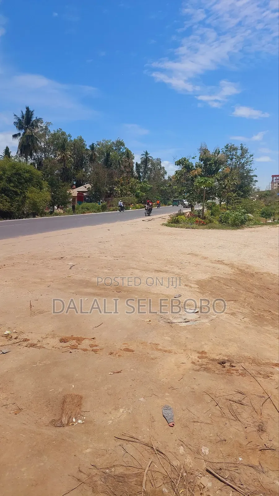 Plot Nzur Sana for Show Room It Look Tarmac