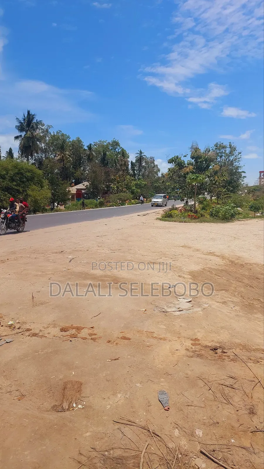 Plot Nzur Sana for Show Room It Look Tarmac