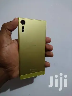 New Sony Xperia XZs 32 GB Gold