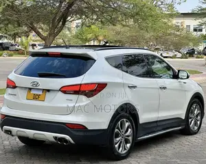 Hyundai Santa Fe 2014 White