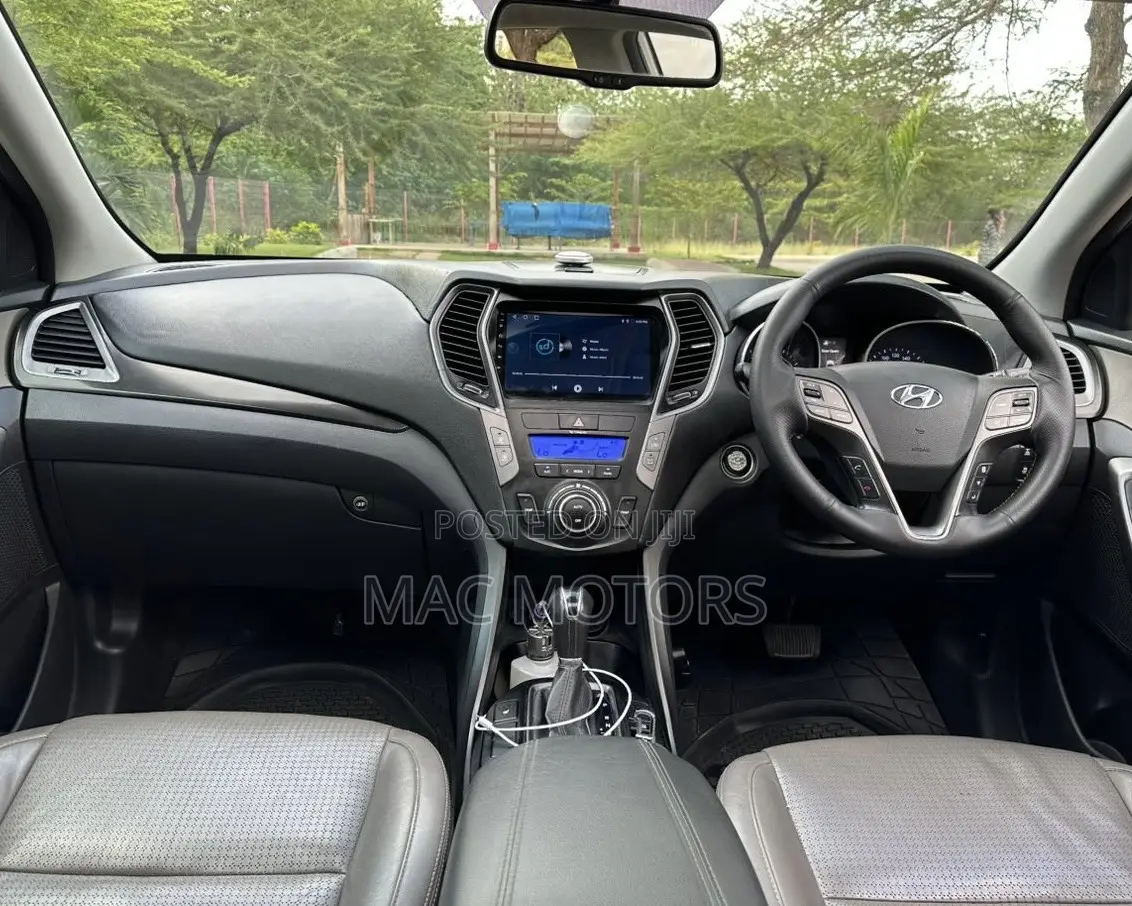 Hyundai Santa Fe 2014 White
