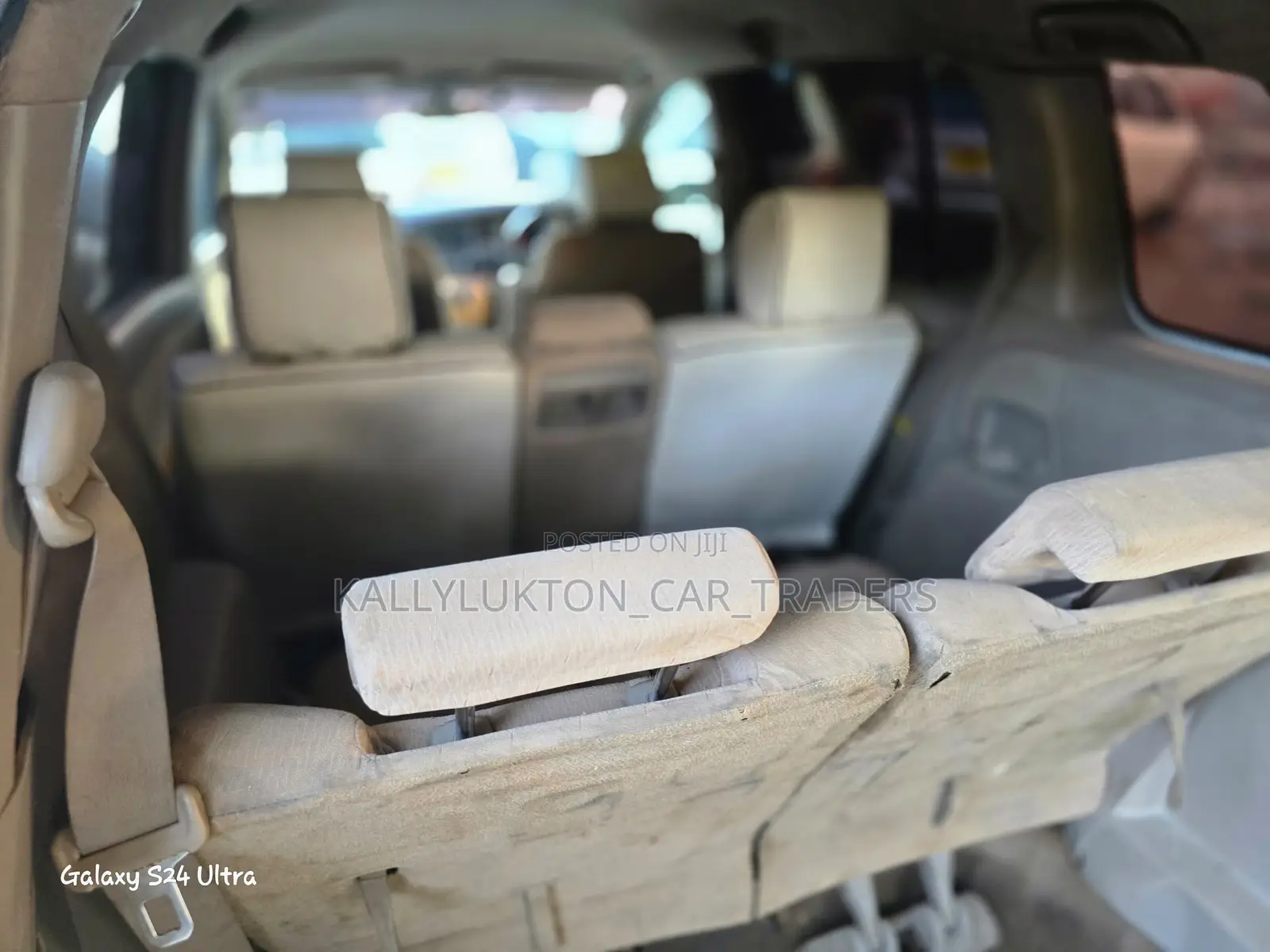 Toyota ISIS 2005 White