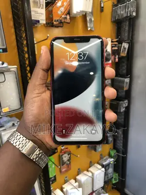 Apple iPhone 11 64 GB Red