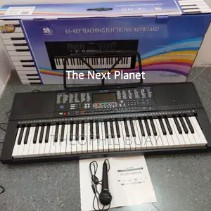 Electronic Keyboard Ym 2800. Ina Key 61, Speaker Sauti Nzuri