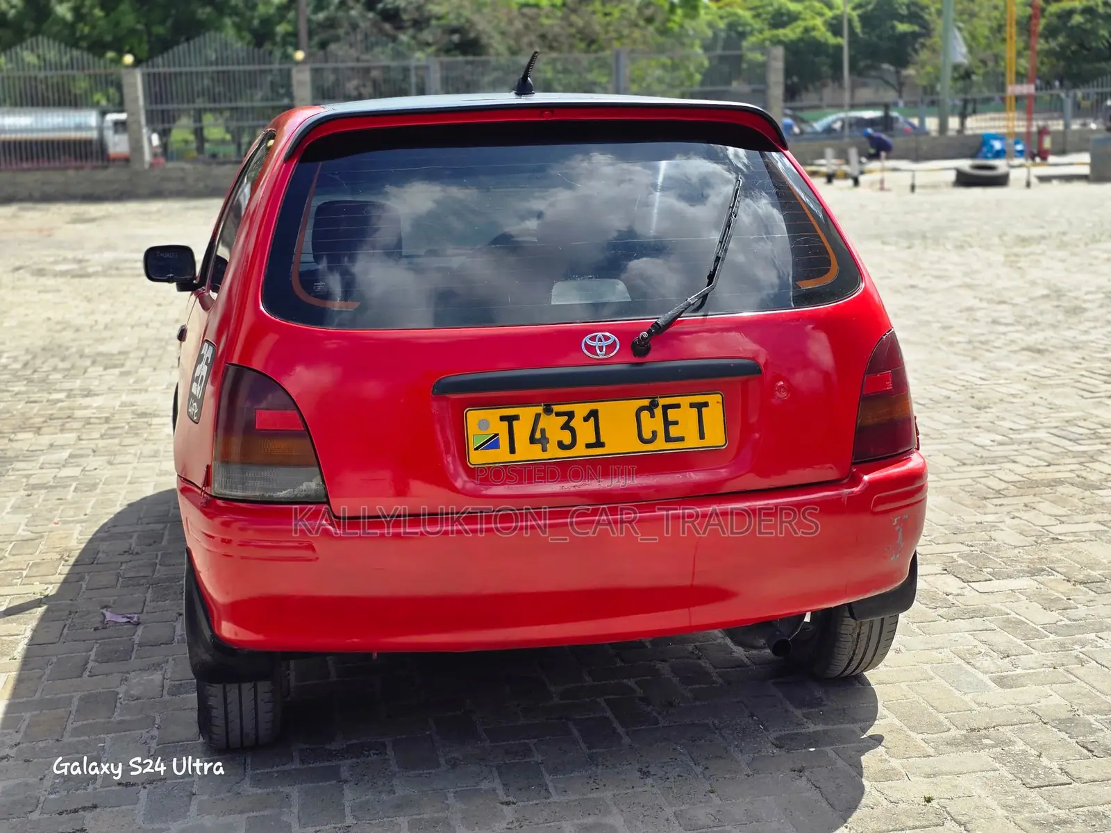 Toyota Starlet 2001 Red