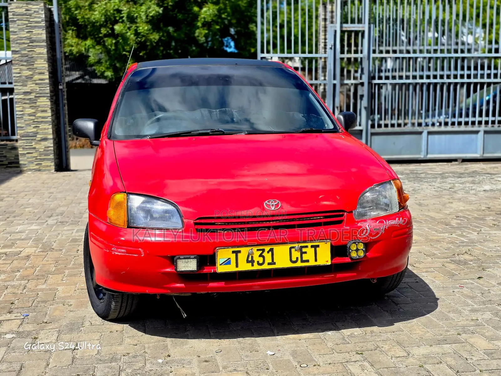 Toyota Starlet 2001 Red