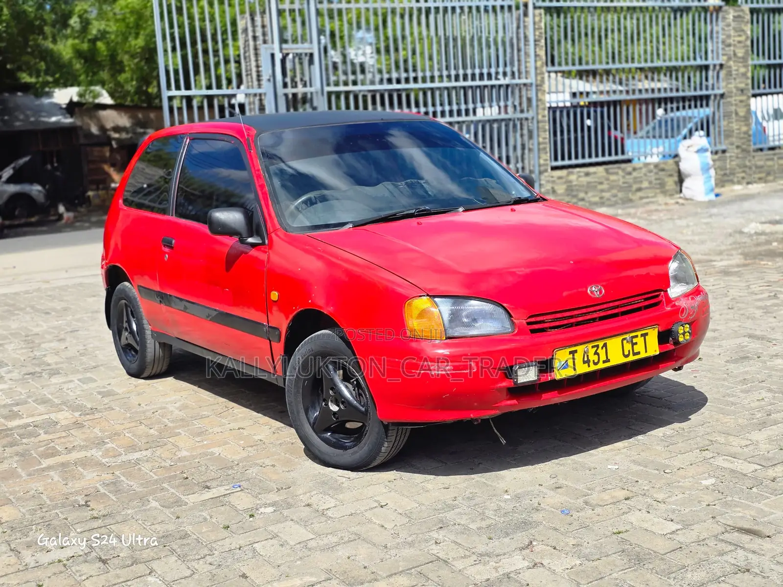 Toyota Starlet 2001 Red
