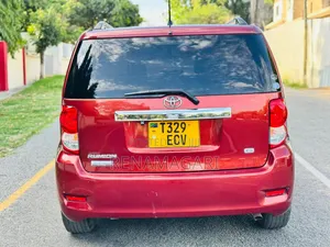 Toyota Corolla Rumion 2008 Red
