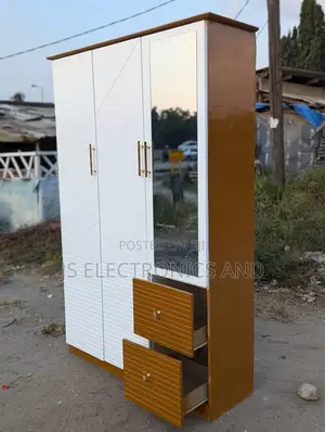 Kabati Za Nguo Milango Mitatu Lina Kioo Kikubwa Kabisa