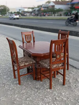Dining Table Ina Viti Vinne Meza Moja Ya Kisasa