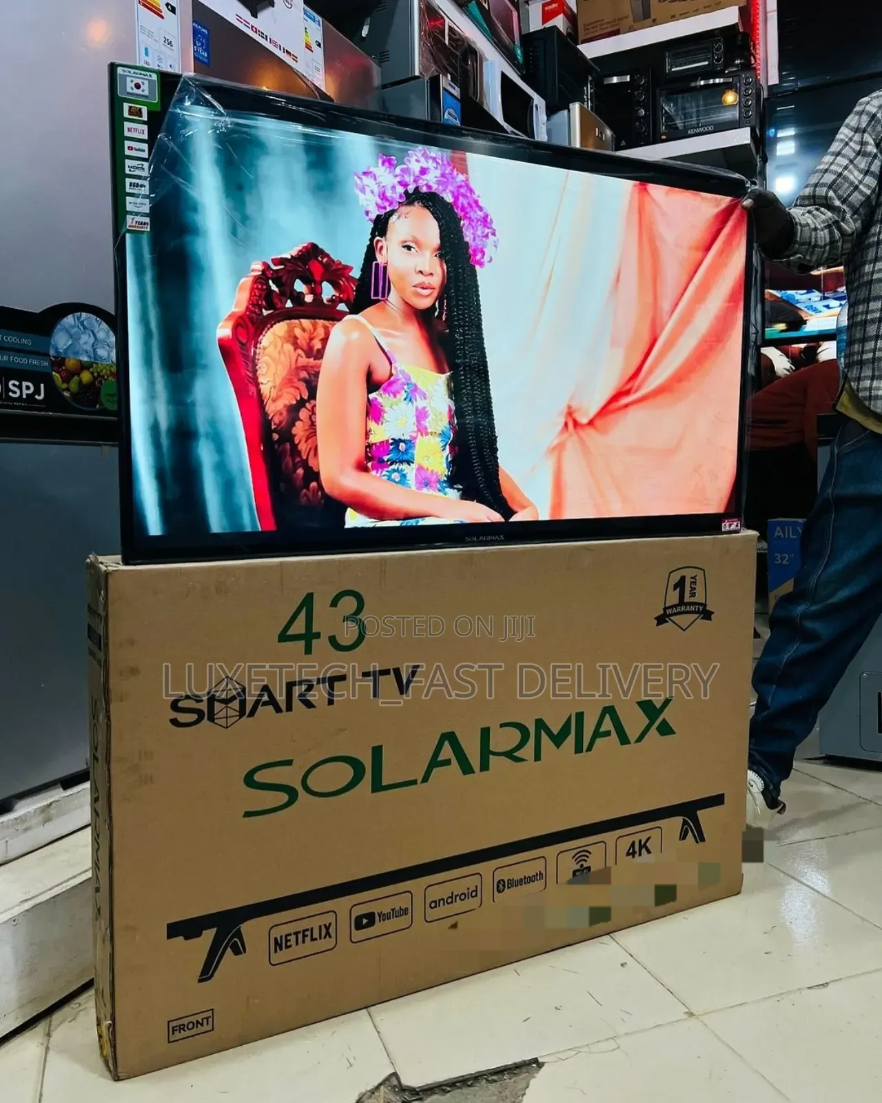 Solarmax 43" Smart With Bluetooth