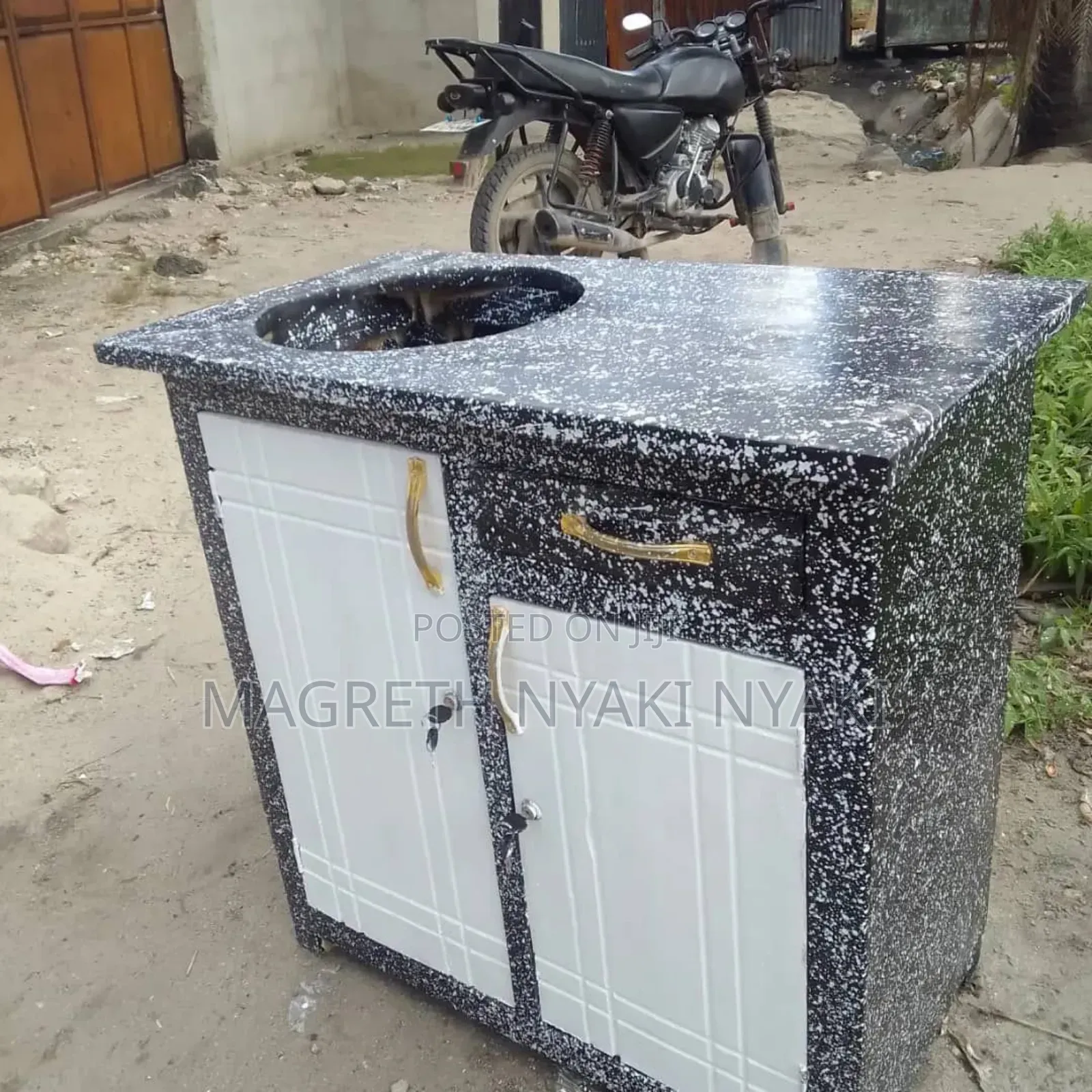 Nauza Kitchen Cabin