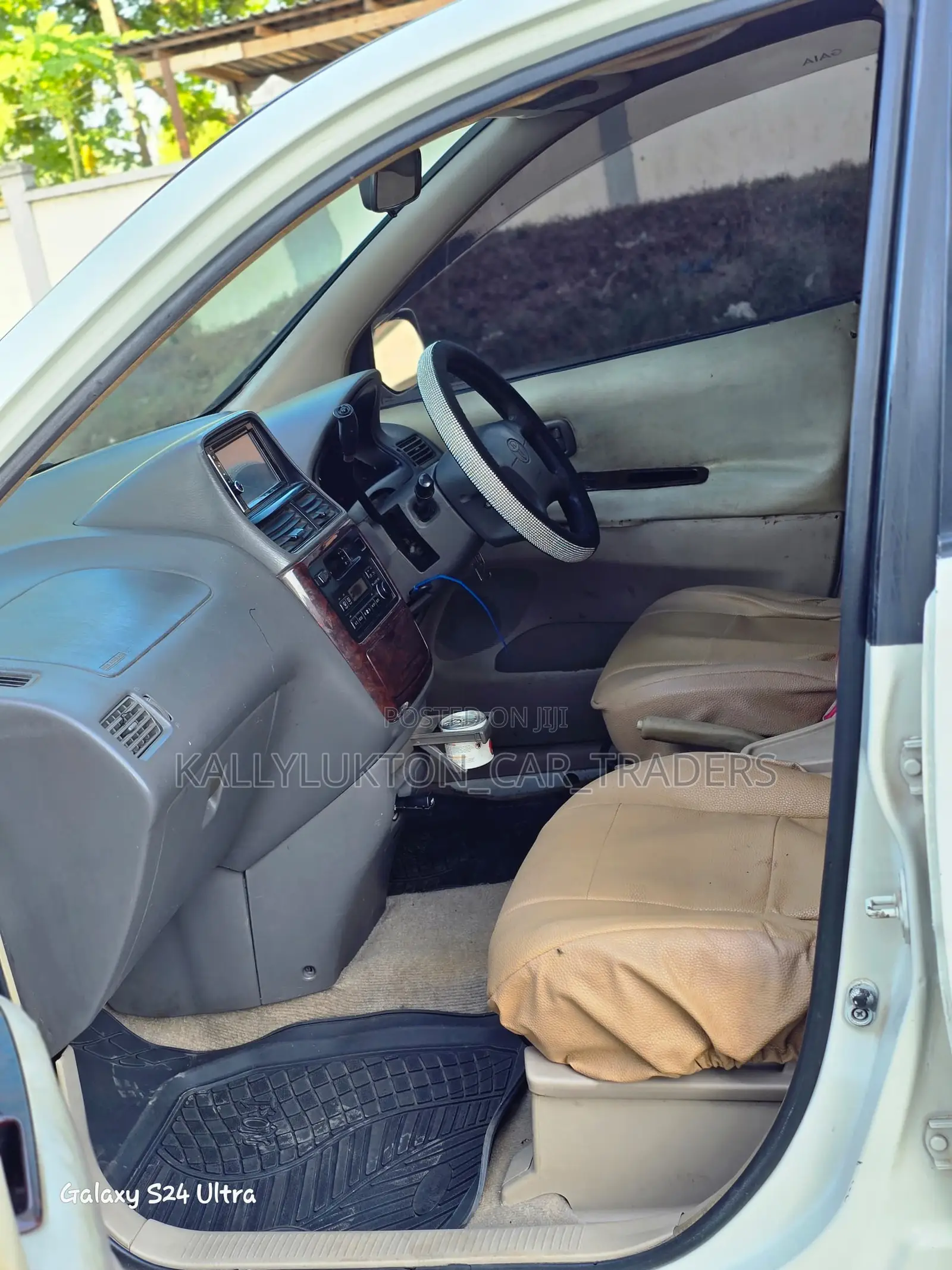Toyota Gaia 2003 White