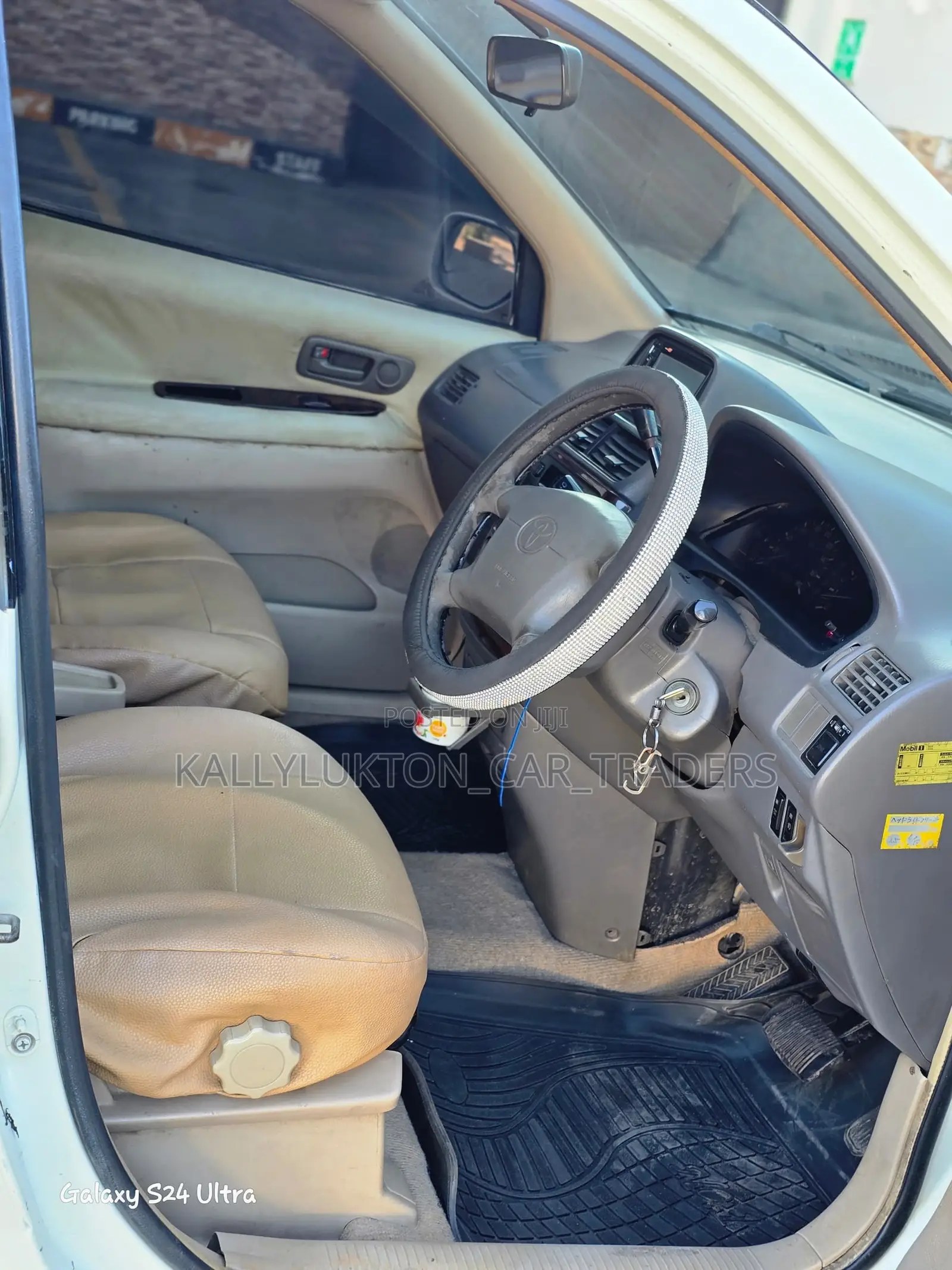 Toyota Gaia 2003 White