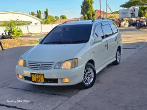 Toyota Gaia 2003 White