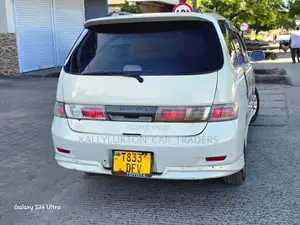 Toyota Gaia 2003 White