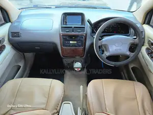 Toyota Gaia 2003 White