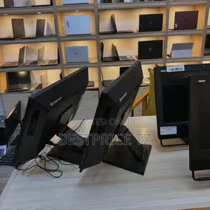Desktop Computer Lenovo ThinkCentre M720 8GB Intel Pentium HDD 500GB