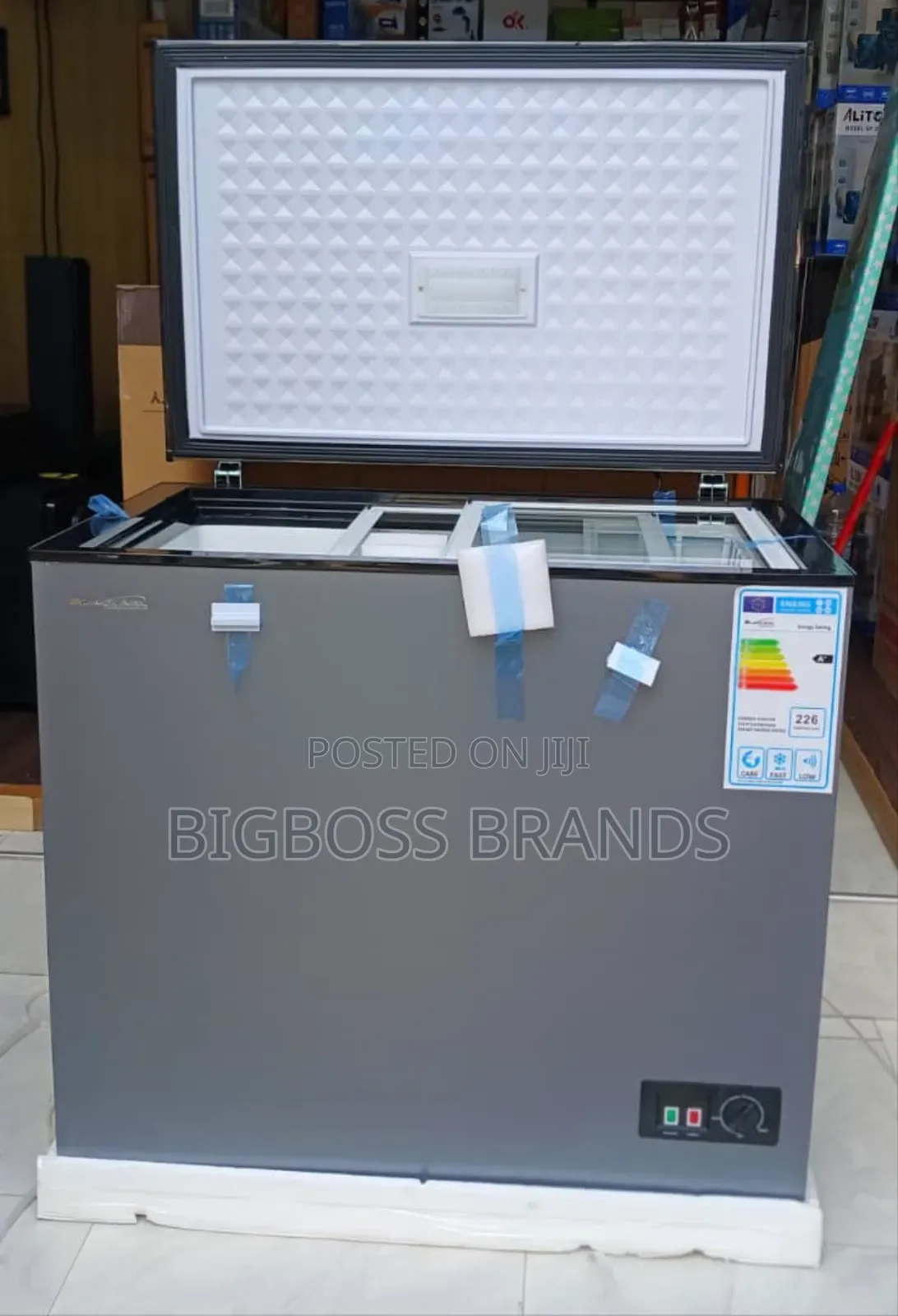 Black _Ark Chest Freezer L208