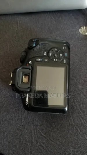 Canon EOS 1200