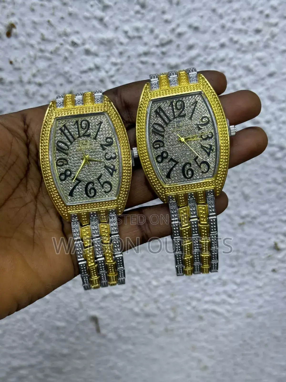 Analogy and Digital Watches