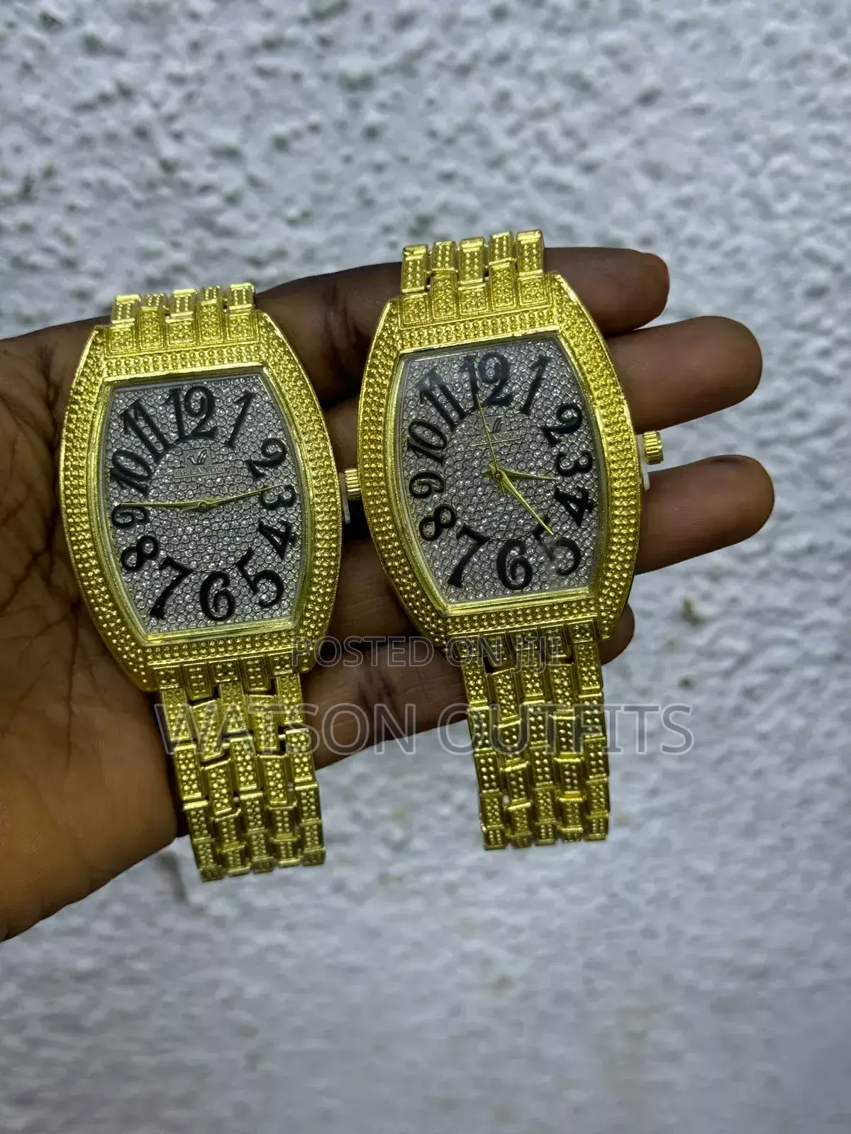 Analogy and Digital Watches