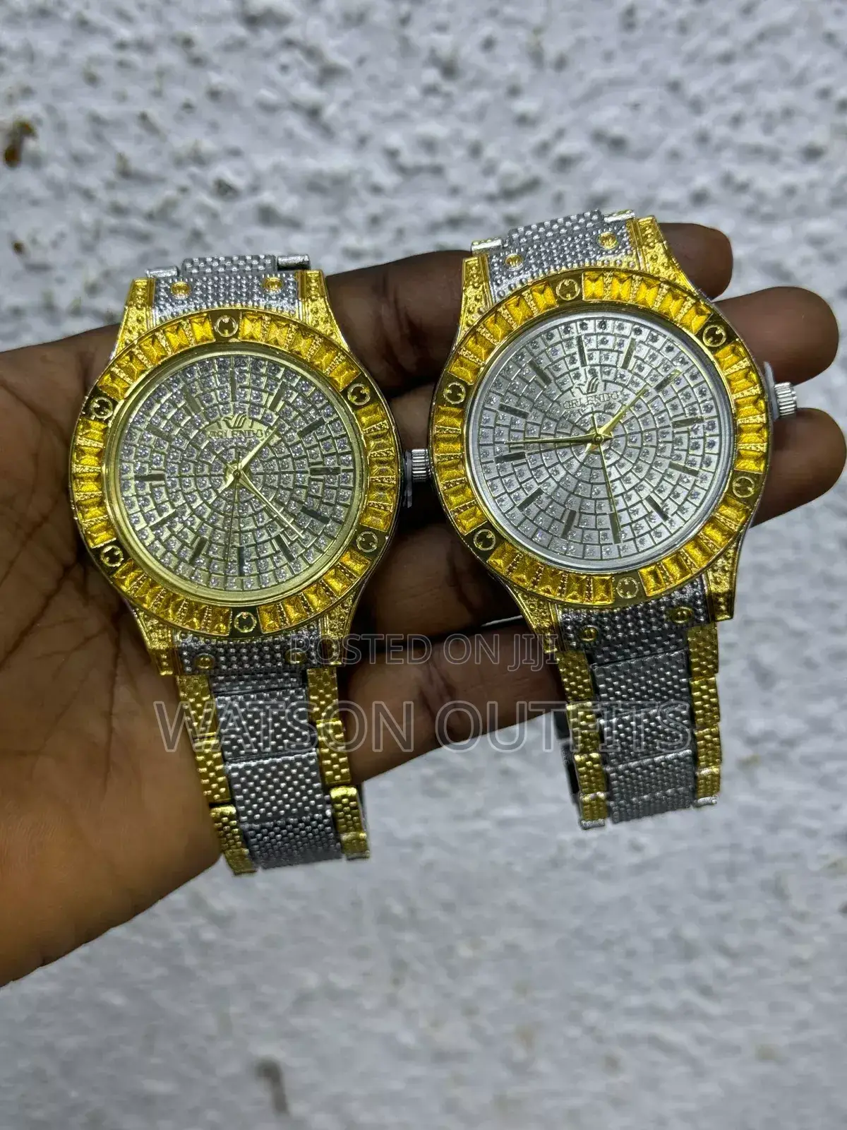Analogy and Digital Watches