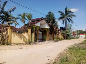 8bdrm House in Kigamboni Kibada for sale