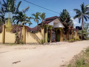 8bdrm House in Kibada Kigamboni for sale