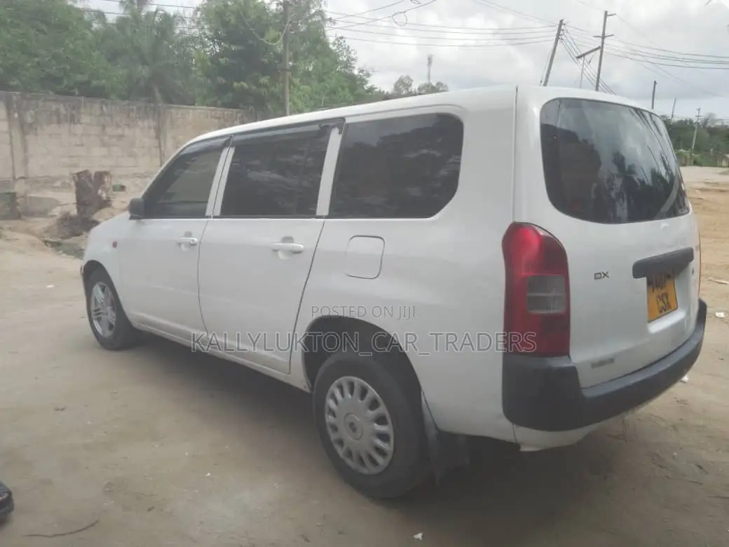 Toyota Probox 2005 White