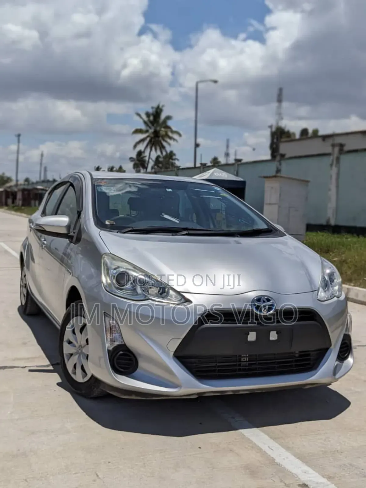 Toyota Aqua 2015 Silver