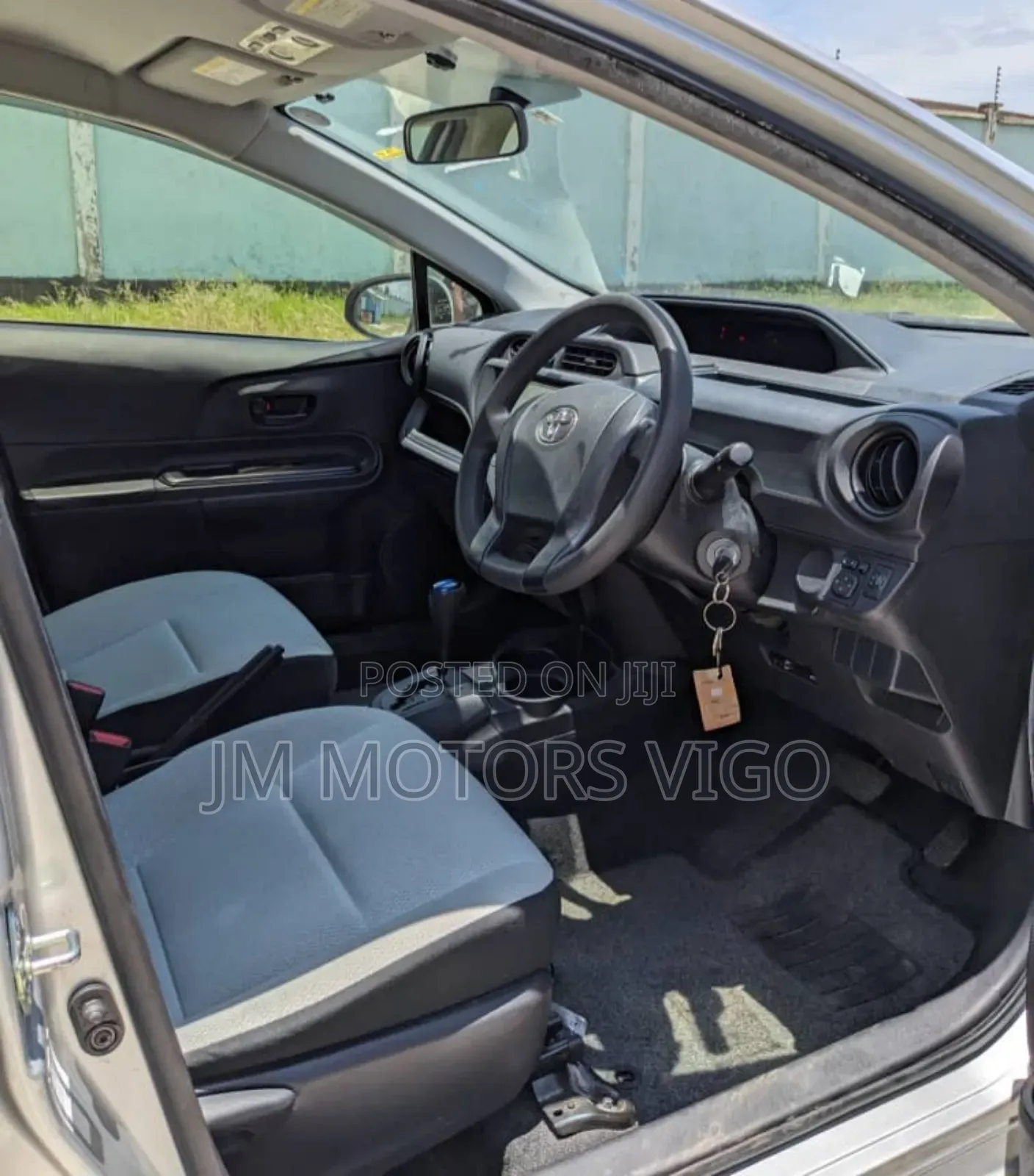Toyota Aqua 2015 Silver