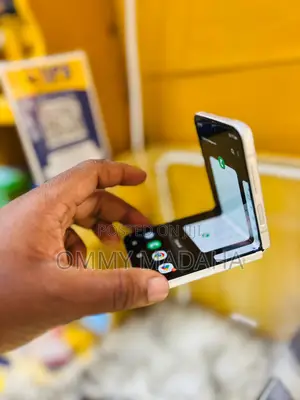 Photo - Samsung Galaxy Z Flip3 5G 128 GB