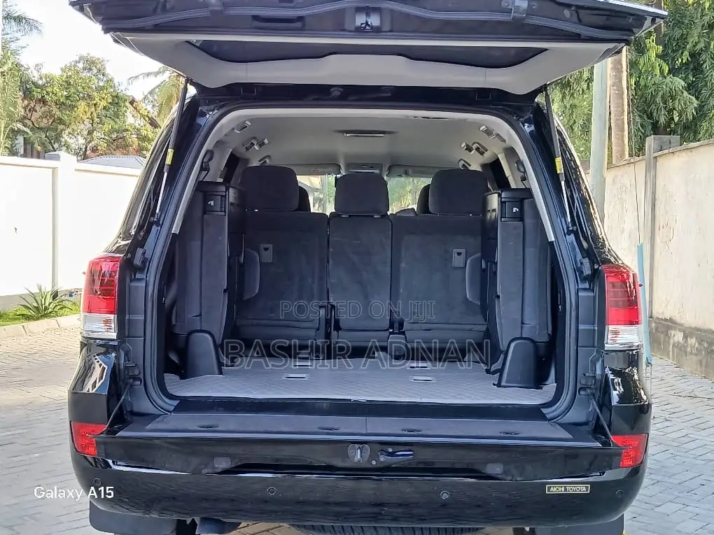 Toyota Land Cruiser 4.6 V8 VX-R 2015 Black