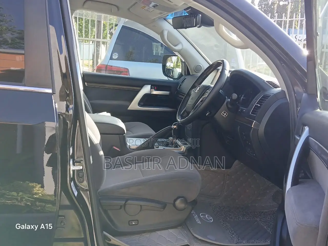 Toyota Land Cruiser 4.6 V8 VX-R 2015 Black