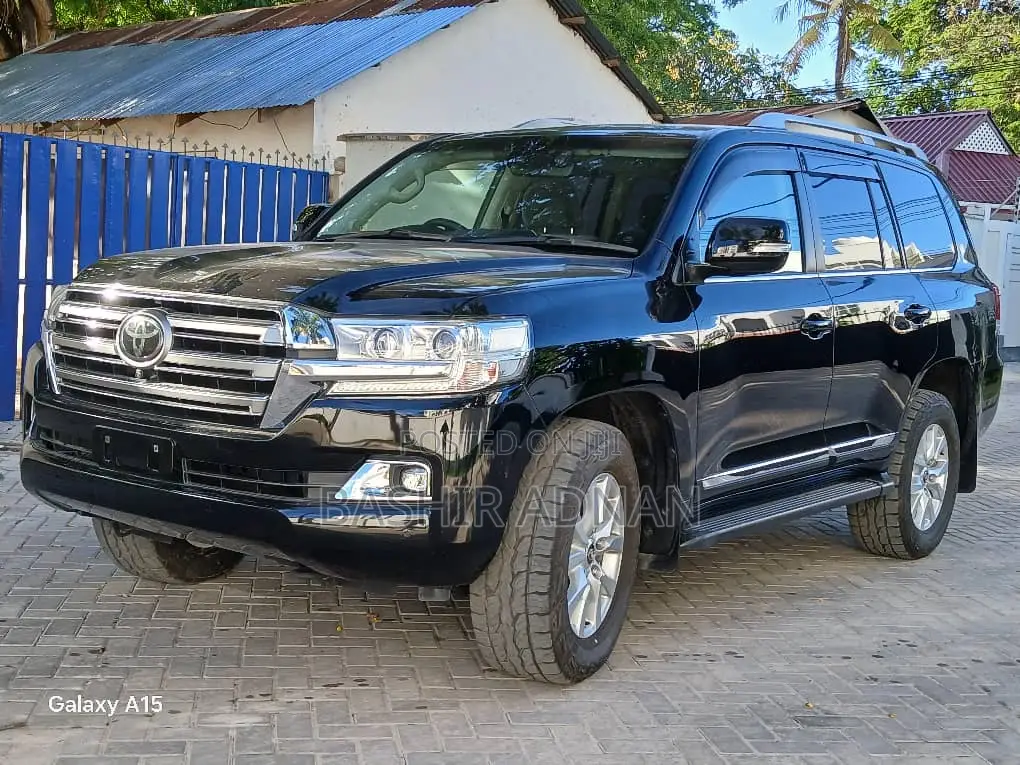 Toyota Land Cruiser 4.6 V8 VX-R 2015 Black