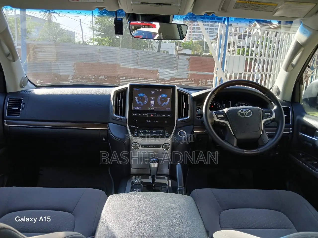 Toyota Land Cruiser 4.6 V8 VX-R 2015 Black
