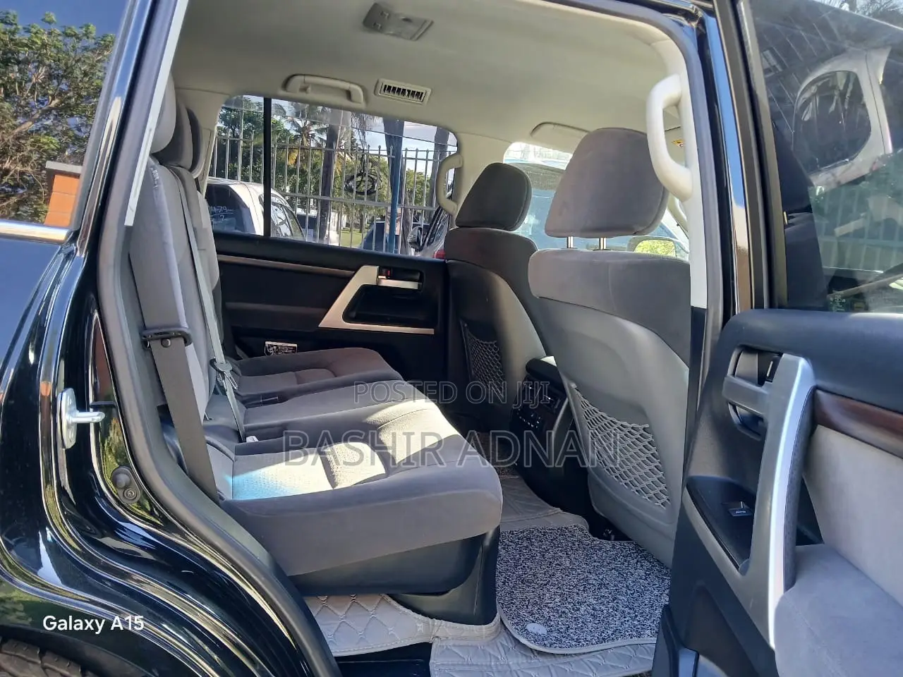 Toyota Land Cruiser 4.6 V8 VX-R 2015 Black