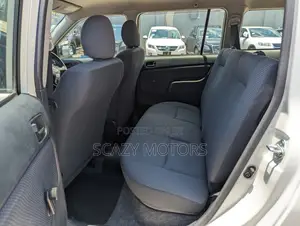 Toyota Succeed SV Premium 2014 Silver